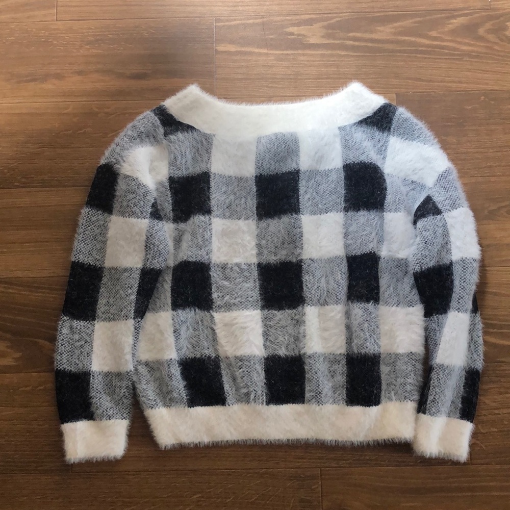 Black & white express sweater